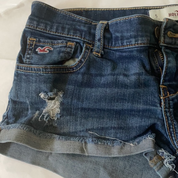 HOLLISTER JEAN DISTRESSED JEAN SHORT SHORT 1/2 HEM - Picture 4 of 10